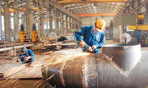 Tháng Công nhân bàn giải pháp bảo đảm ATVSLĐ tại các khu công nghiệp