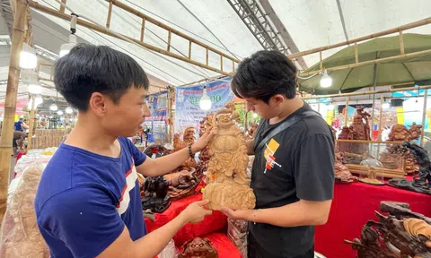 Phiên chợ đặc biệt quy tụ hơn 500 sản phẩm OCOP, nông sản, đặc sản làng nghề