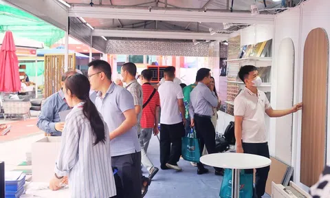 Nhiều vật liệu xanh, thiết bị năng lượng tái tạo mới tại Triển lãm quốc tế Vietbuild Hà Nội 2025