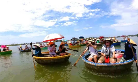 "Tour giảm nhựa" - điểm nhấn trong chiến lược du lịch xanh của Huế