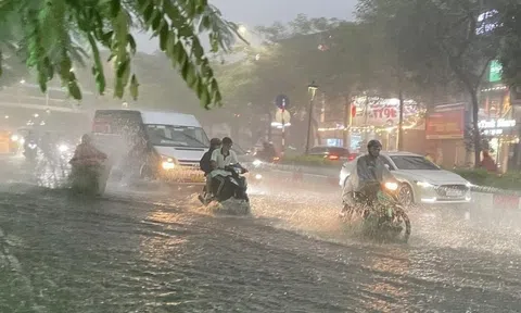 Tin cảnh báo dông, lốc, sét, mưa lớn trên địa bàn Hà Nội