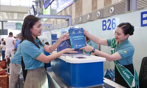 Vietnam Airlines đồng hành cùng Bộ Công an tổ chức “Chuyến bay màu xanh - Vì bình yên cuộc sống 2025”