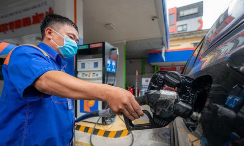 Giá xăng trong nước có thể tăng trở lại vào ngày mai, giá dầu dự báo giảm