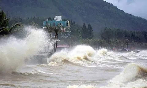 Áp thấp nhiệt đới hình thành trên Biển Đông, cảnh báo mưa lớn kéo dài và nguy cơ thiên tai