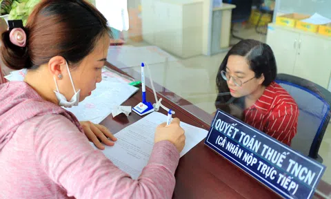 Người thu nhập trung bình thấp được miễn thuế nhờ mức giảm trừ mới