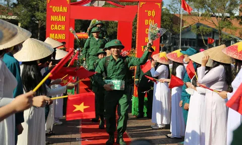 Thanh niên TP. Buôn Ma Thuột nô nức lên đường thực hiện nghĩa vụ quân sự