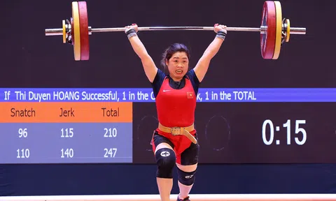 Lực sĩ Cử tạ Hoàng Thị Duyên xuất sắc phá kỷ lục SEA Games và giành Huy chương Vàng