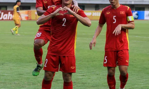 U19 Việt Nam thắng đậm U19 Brunei 4-0 dù chỉ còn chơi với 10 cầu thủ