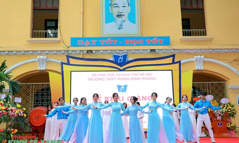 Hà Nội: Rộn ràng lễ khai giảng Trường THPT Phan Đình Phùng