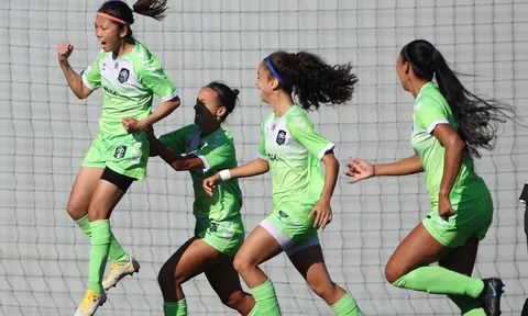 Tiền đạo Huỳnh Như "đi vào lịch sử bóng đá Việt Nam"