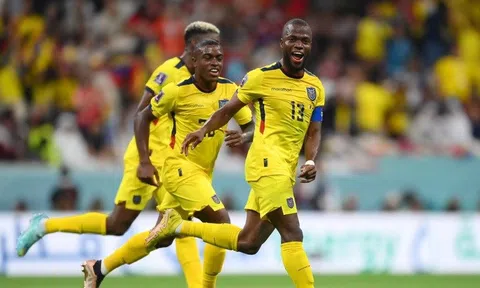 Chủ nhà Qatar thua Ecuador 0-2 trong trận khai mạc World Cup 2022