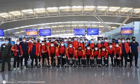 Đội tuyển Việt Nam sang Lào chuẩn bị cho trận đấu đầu tiên tại AFF Mitsubishi Electric Cup 2022