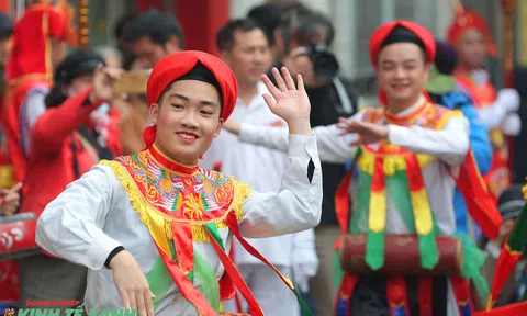 Độc đáo điệu múa dân gian "trống bồng"