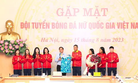 Thủ tướng Phạm Minh Chính gặp mặt đội tuyển bóng đá nữ Việt Nam