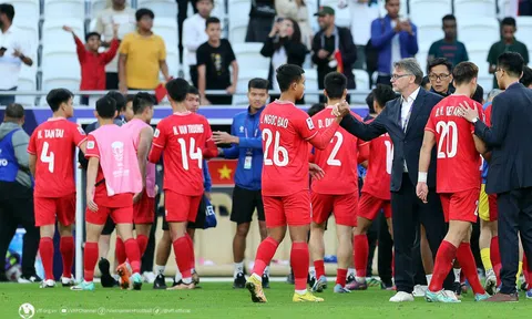 Việt Nam tạm xếp thứ ba sau lượt trận đầu tiên bảng D