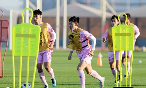 Các cầu thủ Việt Nam sốc lại tinh thần, hướng tới trận đấu gặp Iraq