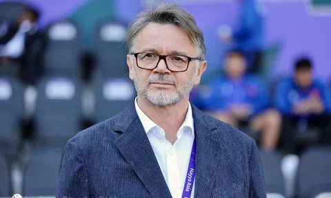HLV Philippe Troussier: "Các cầu thủ Việt Nam đã chơi hết mình vì màu cờ sắc áo"