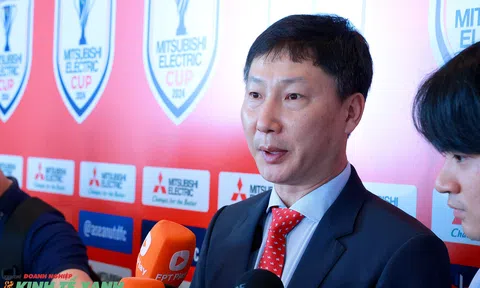HLV Kim Sang Sik đặt mục tiêu vào chung kết ASEAN Mitsubishi Electric Cup 2024