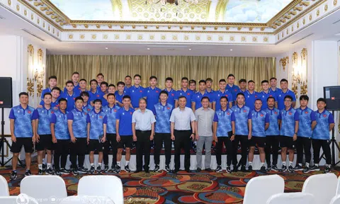 Lãnh đạo VFF gặp gỡ đội tuyển Việt Nam trong lần hội quân đầu tiên dưới thời HLV Kim Sang Sik