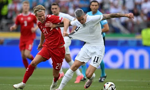 Đan Mạch và Slovenia chia điểm ở trận ra quân