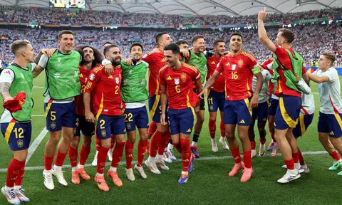 Đánh bại chủ nhà Đức ở phút cuối hiệp phụ, Tây Ban Nha tiến vào vòng Bán kết