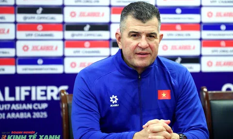 HLV Cristiano Roland rất vui và hạnh phúc khi giúp U17 Việt Nam giành vé tham dự Vòng chung kết U17 châu Á 2025