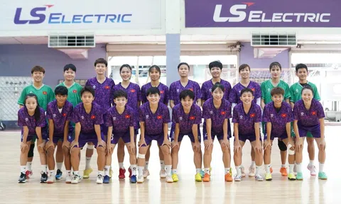 Lãnh đạo VFF gặp gỡ, động viên, khích lệ tinh thần đội tuyển futsal nữ Việt Nam