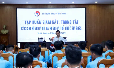 Khai mạc đợt tập huấn trọng tài và giám sát trọng tài cho các giải bóng đá nữ và giải trẻ quốc gia 2025