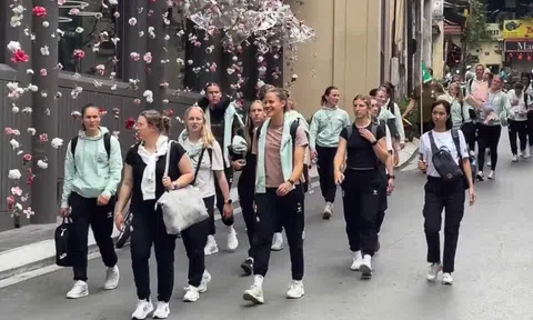 CLB bóng đá nữ Werder Bremen có mặt tại Hà Nội, chuẩn bị thi đấu giao hữu với đội tuyển nữ Việt Nam