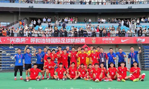 HLV Cristiano Roland tự hào về tinh thần thi đấu của U16 Việt Nam tại giải CFA Team China 2025