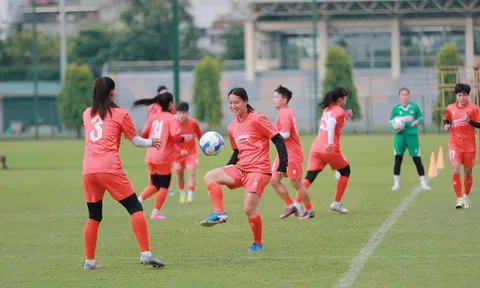 Đội tuyển nữ Việt Nam nỗ lực thích nghi với thời tiết khắc nghiệt mùa hè