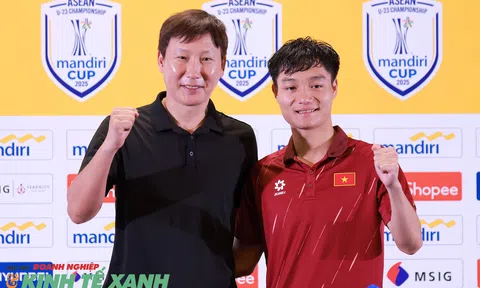 HLV Kim Sang Sik hạnh phúc khi đưa U23 Việt Nam tiến vào trận chung kết