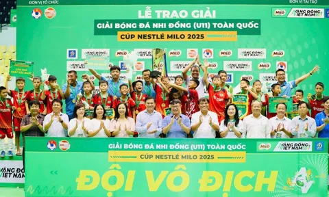 U11 Hưng Yên đoạt cúp vô địch giải bóng đá Nhi đồng toàn quốc 2025