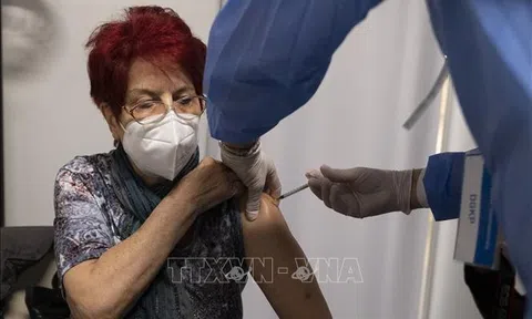 IMF kêu gọi các nước đẩy nhanh tốc độ tiêm chủng