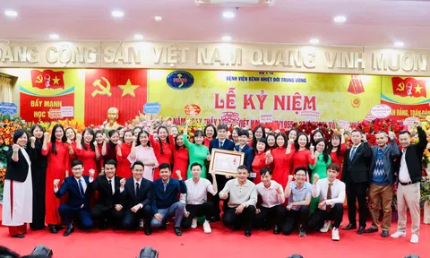 Bệnh viện Bệnh nhiệt đới Trung ương: Ngọn cờ đầu trong cuộc chiến chống dịch bệnh