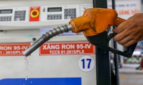 Giá xăng dầu hôm nay 17/9/2025: Thế giới tăng mạnh, trong nước dự báo tăng