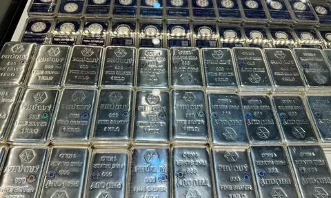 Giá bạc hôm nay 23/9/2025: Thế giới tăng mạnh, trong nước đồng loạt điều chỉnh