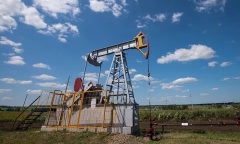 Giá xăng dầu hôm nay 23/9/2025: Thế giới giảm nhẹ, trong nước giữ ổn định