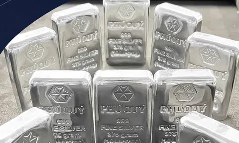 Giá bạc hôm nay 12/10/2025: Duy trì đà tăng ổn định