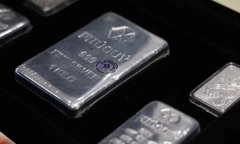 Giá bạc hôm nay 17/10/2025: Tiếp đà tăng mạnh, vượt mốc 54 USD/ounce