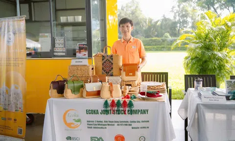 Từ sợi lục bình quê nhà đến đơn hàng xuất khẩu