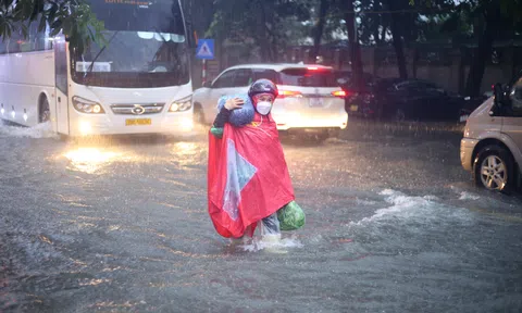 Cảnh báo Hà Nội và miền Trung sắp có mưa lớn kéo dài trên diện rộng