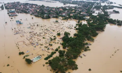 Miền Trung tiếp tục có mưa lớn kèm lũ trên các sông đến ngày 4/11