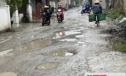 Người dân khổ sở vì đường liên xã xuống cấp trầm trọng, rủi ro tai nạn giao thông