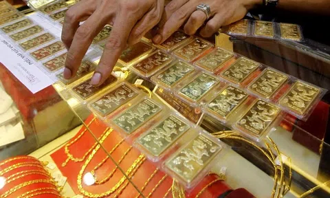 Thủ tướng yêu cầu siết chặt thị trường vàng, cảnh báo tình trang thao túng, găm hàng