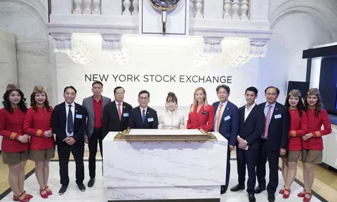 Tỷ phú Nguyễn Thị Phương Thảo gặp Chủ tịch Sàn giao dịch chứng khoán New York – Thị trường tăng 48 điểm