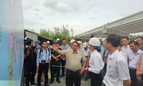 Thủ tướng: “Cao tốc Cao Lãnh -An Hữu phải thông xe kỹ thuật trước 19/12”