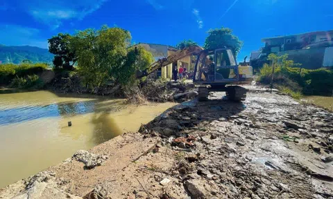 Đà Nẵng ứng phó khẩn cấp với sạt lở bờ sông Kôn