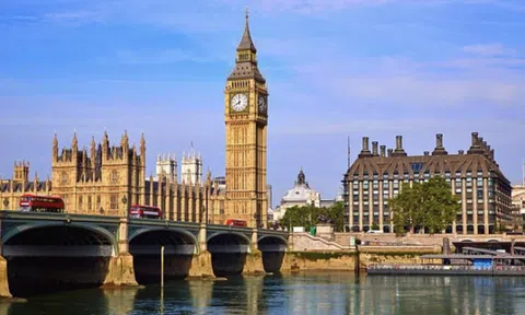 Anh dự kiến miễn cách ly tại khách sạn thêm cho nhiều quốc gia để thúc đẩy du lịch