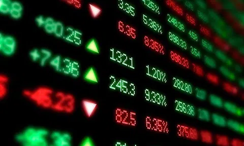 Cổ phiếu ngân hàng “đỏ sàn” bất chấp chia cổ tức